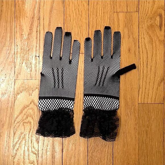 Gothic Victorian Lolita EGL Lolita Vampire Black Fishnet Lace & Bow Gloves - Picture 5 of 5